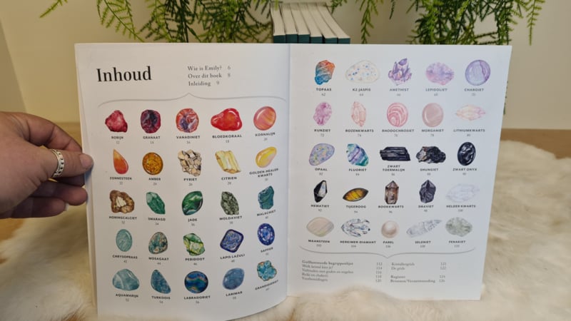 Boek de Kracht van Kristallen3