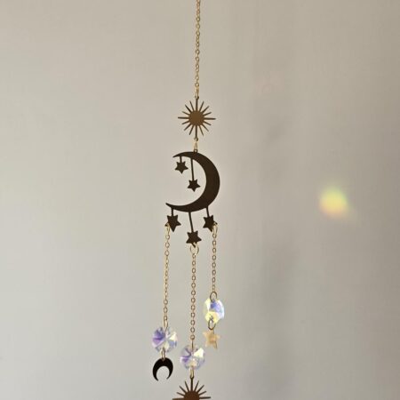 zonnevanger met maan en sterren voor in het raam te hangen